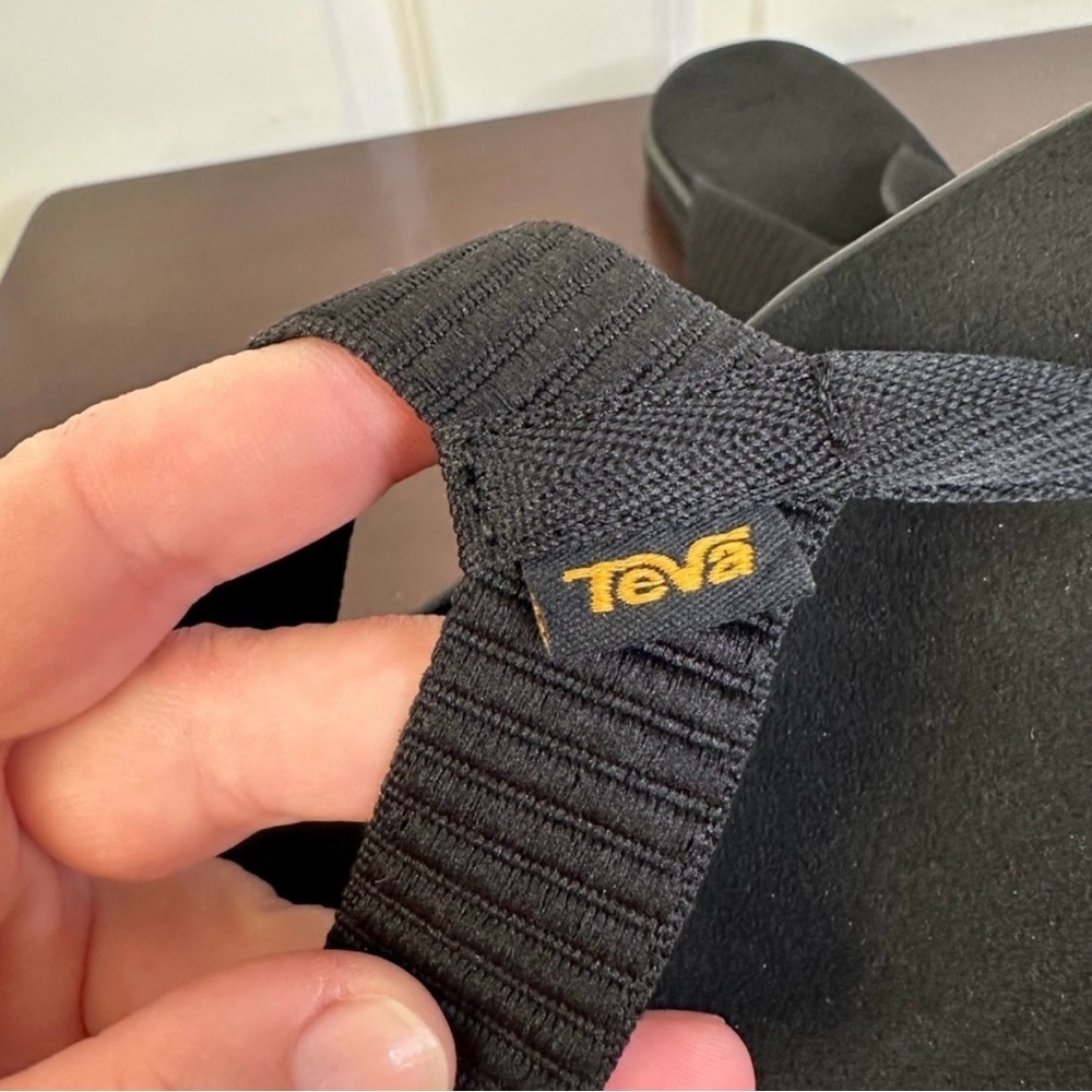 Teva Voya Women’s Flip Flop Black Size 11 - Picture 6 of 7